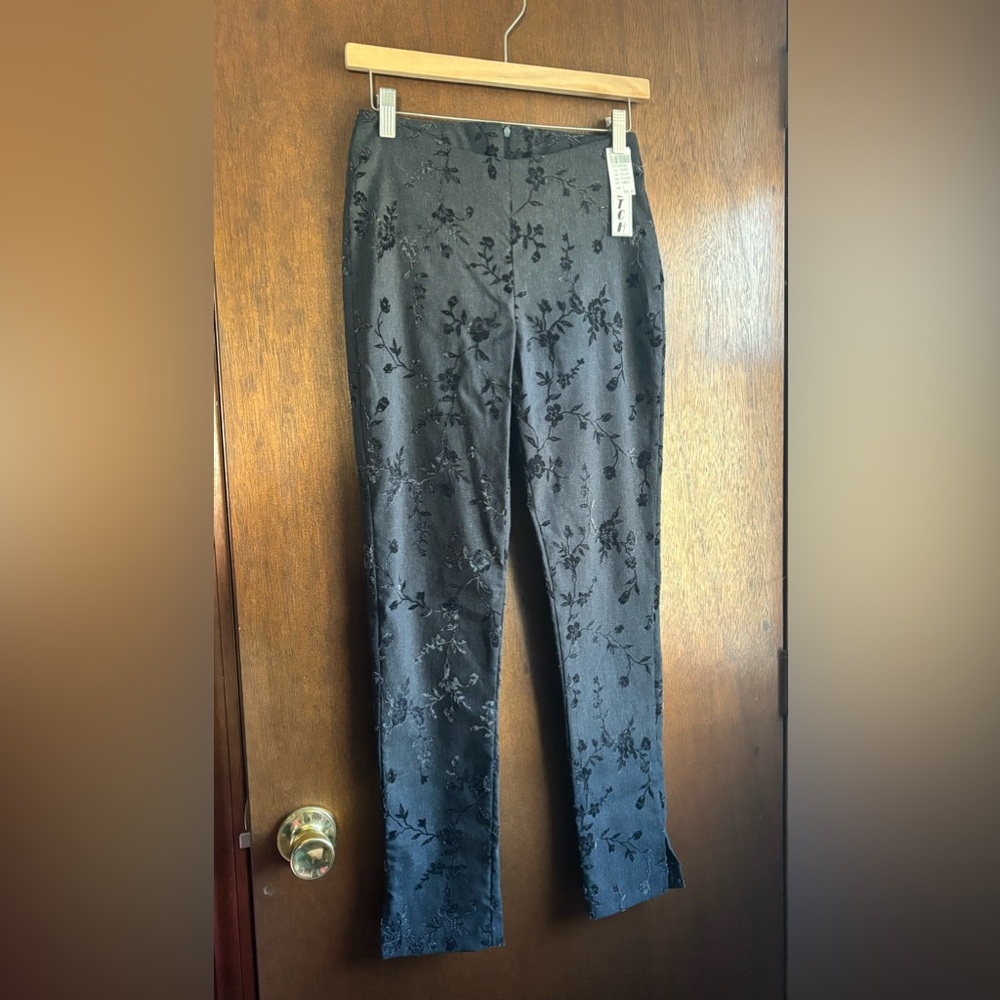 NWT Evolution sz1 black with velvet floral details and sm side slit on bottom